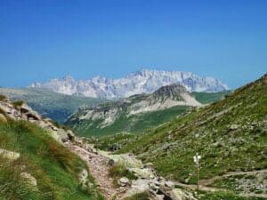 D 1326 forcella di cavallazza e vista su castelaz e gruppo marmolada
