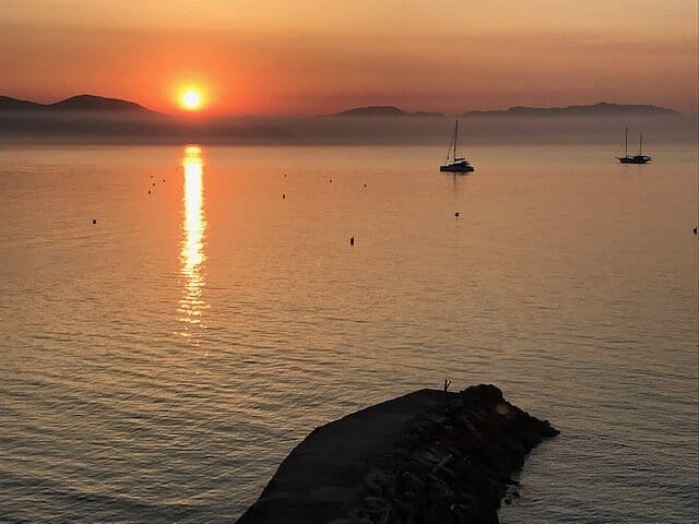 Maga Circe vista mare dalla camera