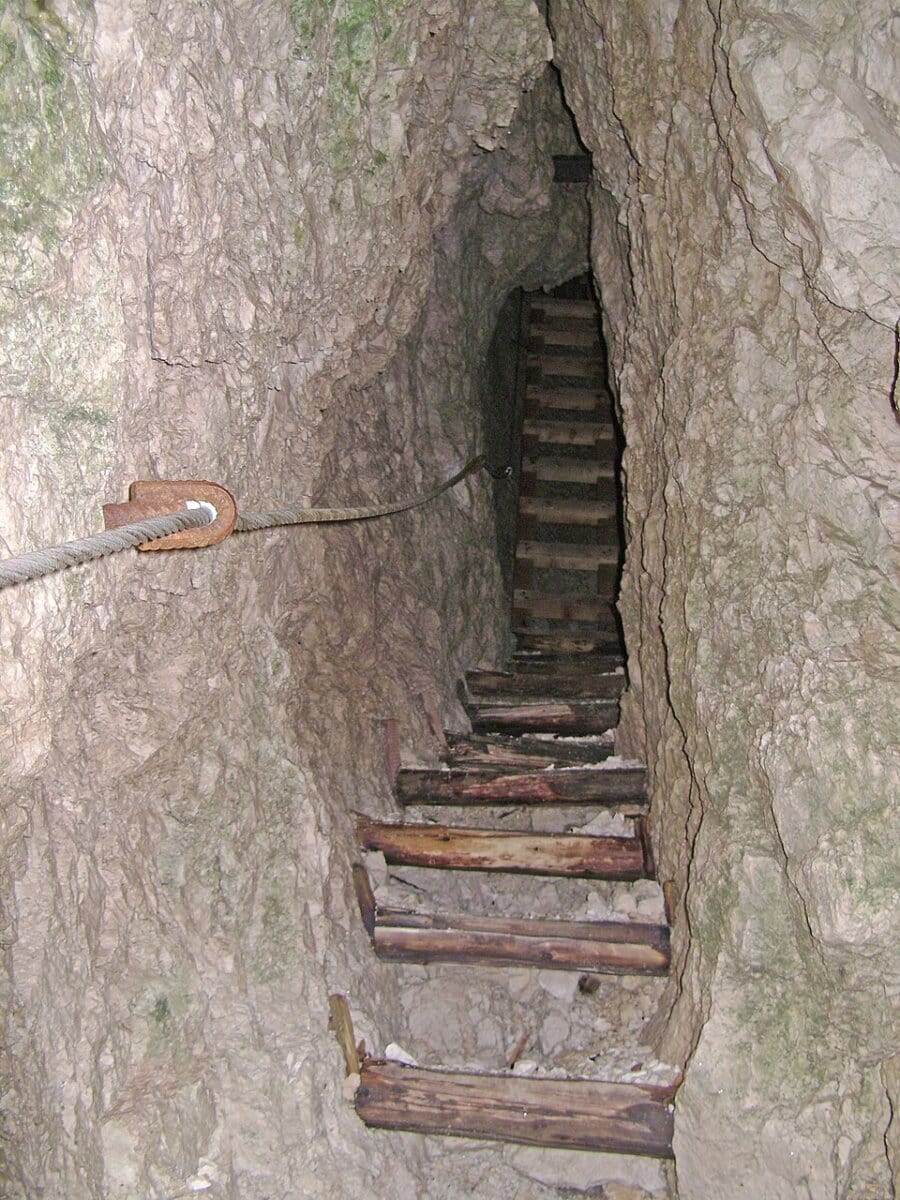 Stollen am Hexenstein
